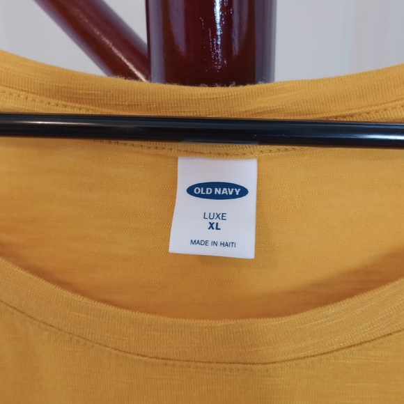 Old Navy Luxe Tee - Picture 3 of 3